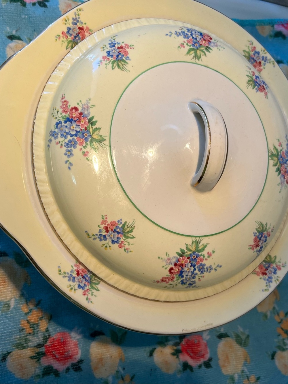 Woods Ivory Ware England casserole with lid - Picture 2 of 8